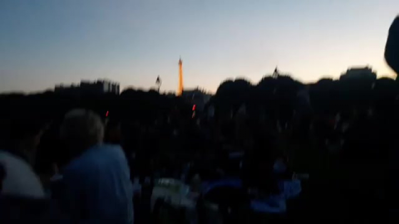 Feux porn video – 14 juillet à paris avant les feux d'artifice париж 15 07 2017