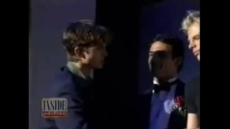 Josh duhamel beats ashton kutcher