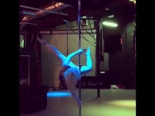 Exotic pole dance alethea austin insta "крутка"