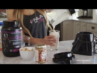 Almond banana protein shake lais deleon