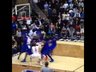 Get crossed last time uconn played florida this happened! will uconn beat florida again? #vine