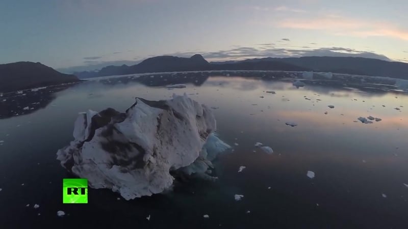 Беспилотник заснял таяние льдов арктики