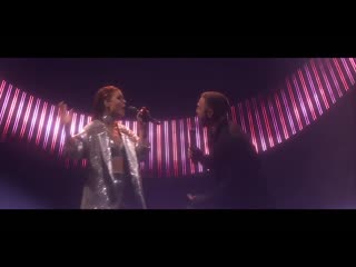 Mellanakt måns zelmerlöw och dotter–walk with me (melodifestivalen )