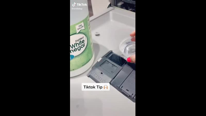 Женщина показала уникальный способ мыть фрукты и овощи