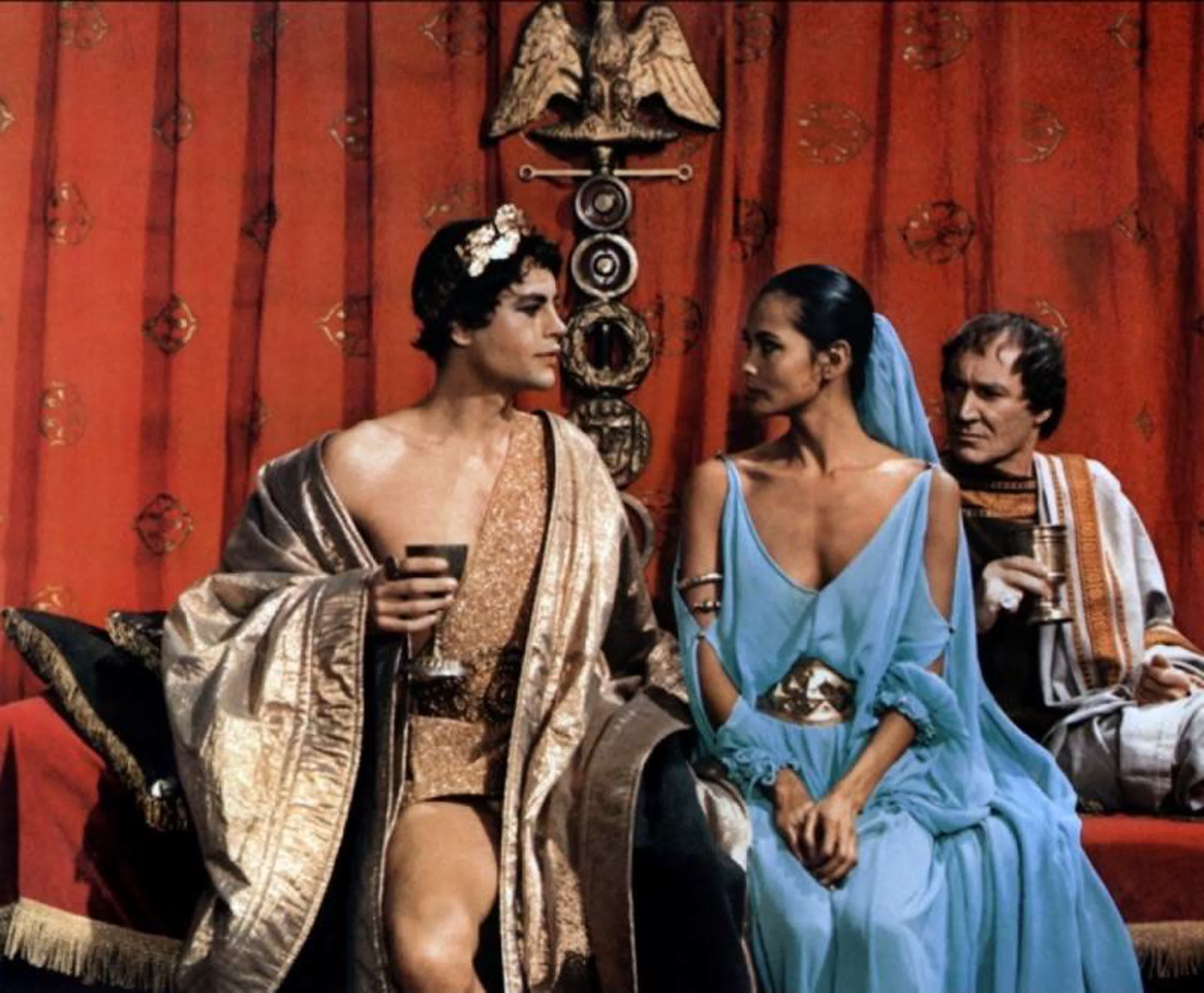 Өте жас порно сорады