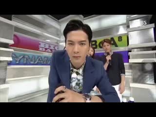 Jacksonwang 잭슨 so~many many many cutest jacksons are here~ kissing closed eyes heart eyes rolling on the floor laughing