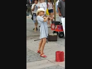 Amazing young girl playing despacito on a violin (by karolina protsenko, 9