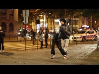 Les twins "phone home" by yakfilms paris 2009, new style dance hyphy street | "808" by traxamillion