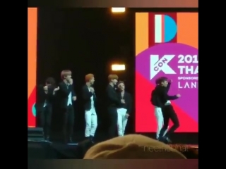 Monstax shownus sexy dance for shinee taemins move and reaction from members in kcon thailand! monstax shownu wonho minhyuk kihy