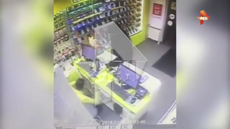 Дерзкое ограбление евросети на юге москвы 10 01 2018