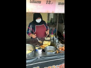 Thai roti cooking
