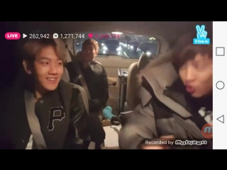 Baekhyun and chanyeol imitating lee jungjae