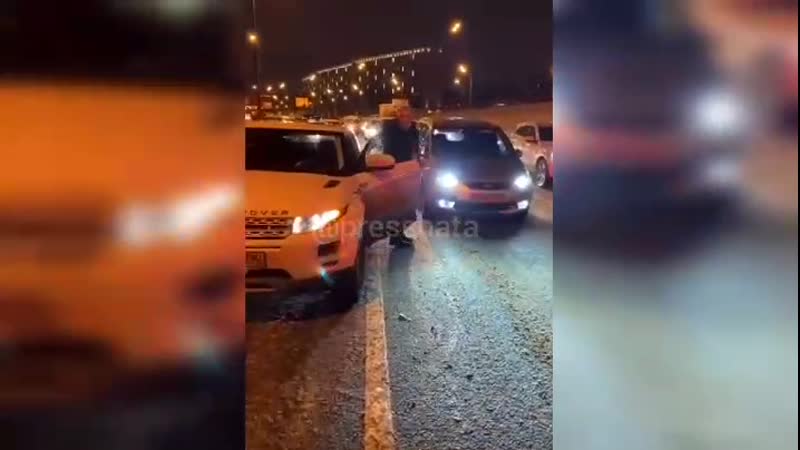 Чёрт из чертанова (он сам так представился) устроил дтп на юге столицы и, похоже, сильно приложился головой