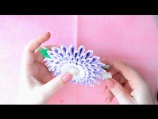 Diy kanzashi flower tutorial satin ribbon flower kanzashi flower on the clip
