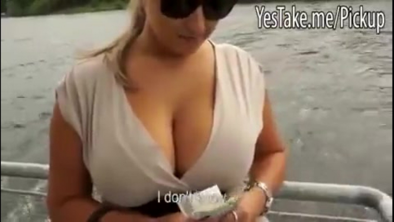 Показала грудь за деньги на улице: 1000 видео в HD