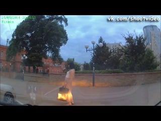 Закружилась в элегантном танце тяжелых будней