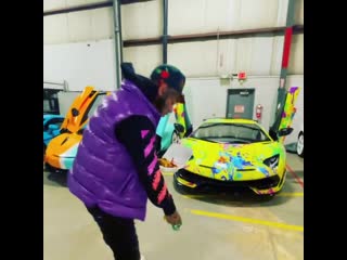 6ix9ine показывает свой автопарк