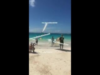 20/07 josephine skriver on set for lilly pulitzer in bermuda [4]