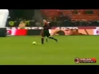 Ronaldinho warm up & freestyle ac milan 2009 2010 [by nitter]|club7514499