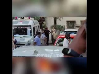 @iamsrk arrives for the last rites of late rajiapoor