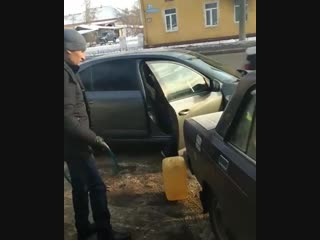 Отдел кадров умпо шел к своей машине и тут такое