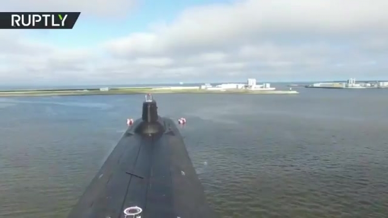 Мощь и красота атомных крейсеров "петр великий" и "дмитрий донской" в кронштадте перед парадом в честь дня вмф