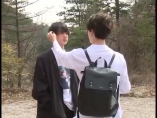 Jimin endearingly uwu fixing seokjin’s hair before taking a selca im squealing theyre so soft and pure i cry