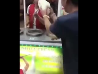 Отомстил за всех туристов