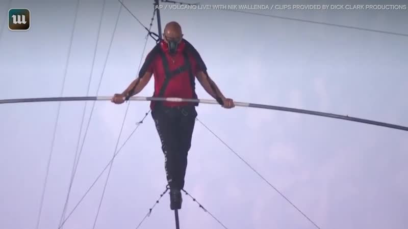 Ник валленда прошелся по тросу над жерлом вулкана