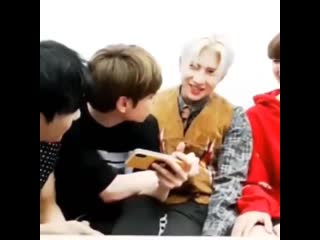 Byeongkwan playing with the button on sehyoons vest