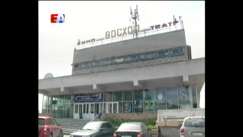 Киномарафон «единой россии» продолжает «сибирский цирюльник»