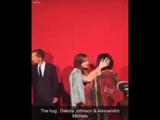 Dakota johnson alessando michele на показе gucci (милан)