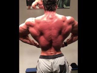 Calum von moger posing 2017