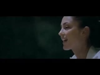 Minka kelly scène sexy dans papa hemingway in cuba