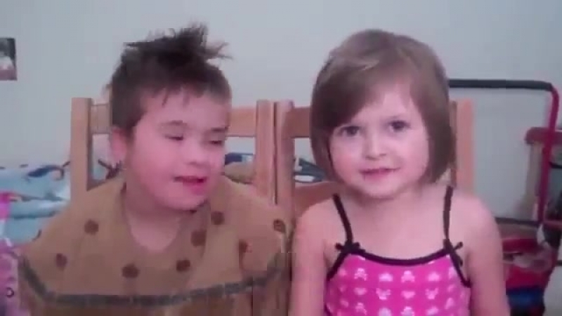 Слова этой маленькой девочки о своем брате с синдромом дауна трогают до глубины души!