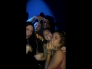 Lmaooo this nigga @smokepurpp молодые ass had 5 girlfriends in the club
