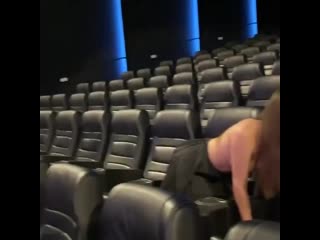 Томми кэш напоминает всем, что главное соблюдать дистанцию!!!