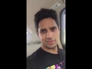 Akshay kumar with sidharth malhotra doing chutki and shopkeeper dubsmash by gaurav gera