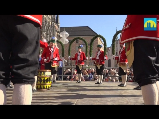 Die schäffler tanzen auf dem marienplatz