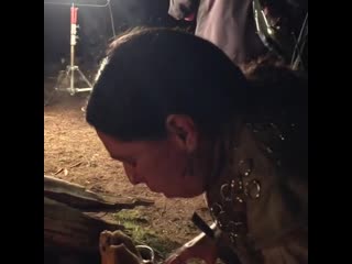 @samheughan and @caitrionabalfe coach me on how to eat a meat pie on set