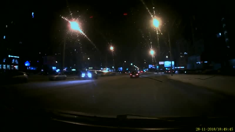 Mitsubishi lancer не справился с управлением и на огромной скорости вылетел на тротуар, где сбил пешехода