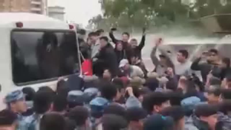 Қазақты қазаққа жау қылған заман ай