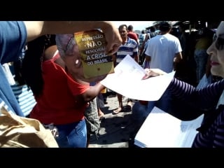 Ato de panfletagem da frente ativistas de esquerda brasil na feira junto com a militância do pt (19/08/2018)