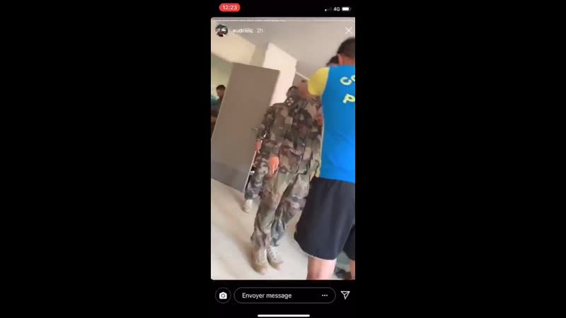 Даги издеваются над новобранцами