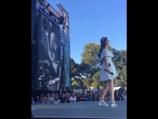 Lana del rey – cruel world (live @ «festival des vieilles charrues»)