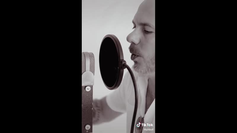 Pitbull sings "borracha" on tiktok