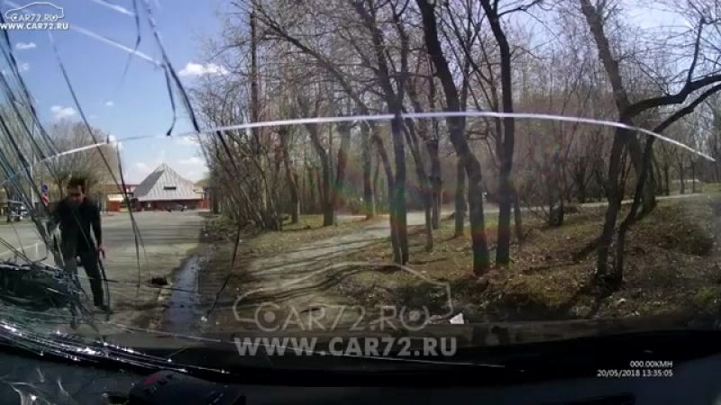 Вылетел porn video – Мотоциклист вылетел на встречку в тюмени