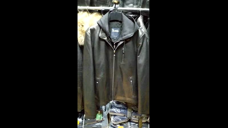 Натуральная кожа, капюшон съёмный