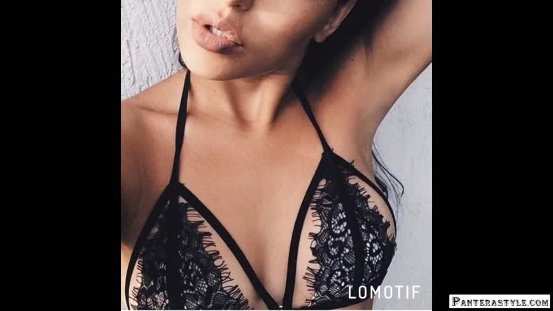 Девушки на шпильках в туфельках в чулках, кружевная резинка чулок, ласки ножками в чулках