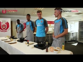 Aubameyang, ramsey and maitland niles in a noodle challenge! singapore tour 2018